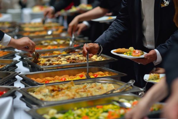 idocatering food catering silver trays and guests 5